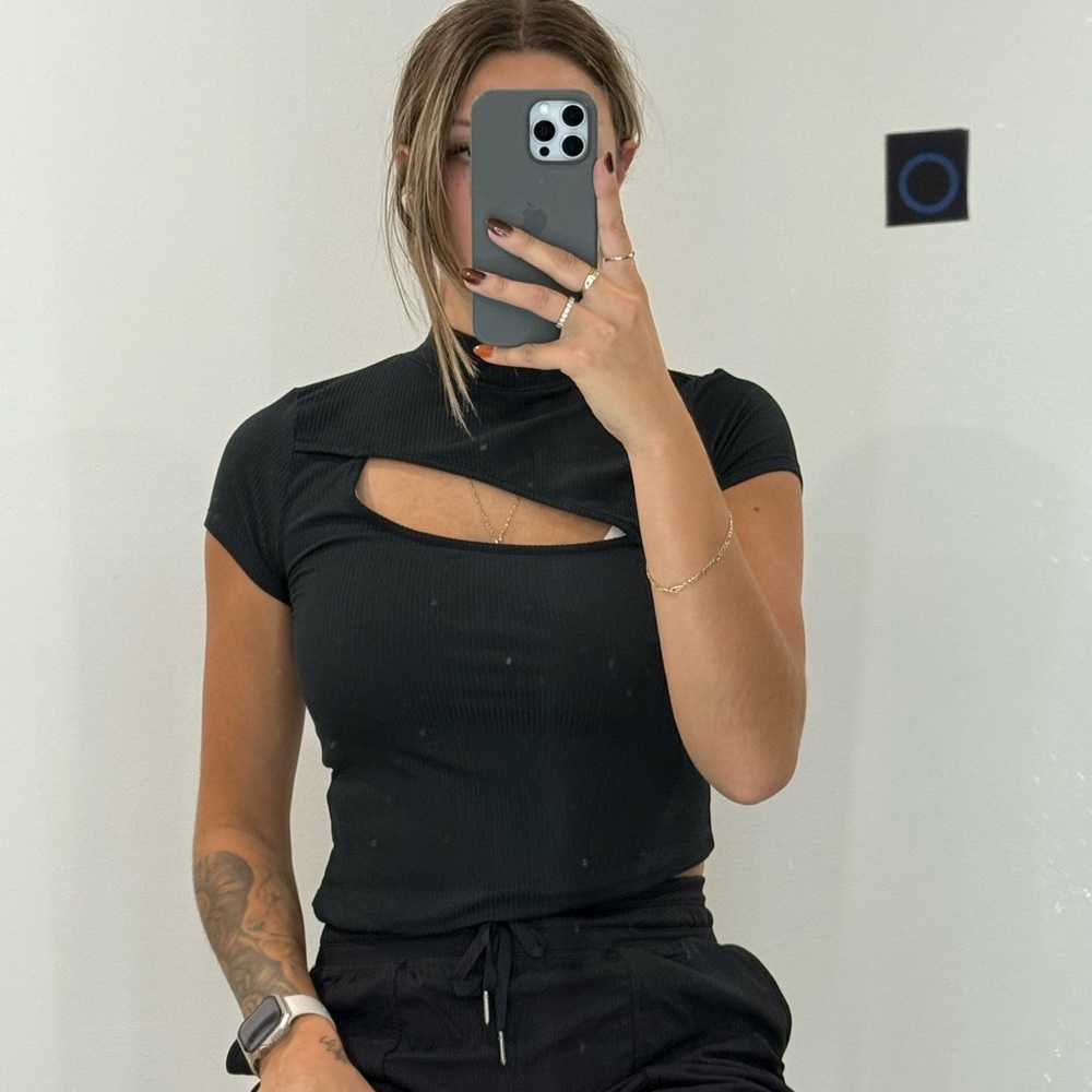 Glitz Black Cut-Out Short Sleeve Top